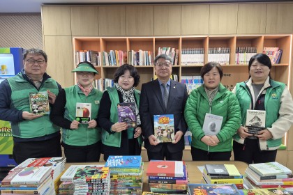 작은도서관 도서 전달식(새마을문고 김천시지부) 게시물 첨부 이미지