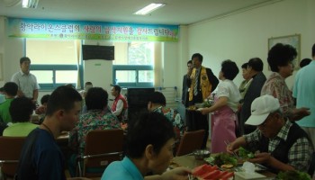 2009-06-17 김천황악라이온스클럽 무료급식 실시 이미지