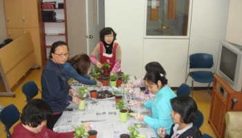 2009-04-21 여성장애인자조모임에서 원예활동 실시 이미지