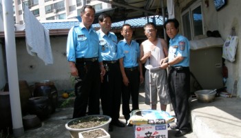 전국모범운전자연합회 경북김천지회, 재가장애인에 생필품 및 후원금 전달 이미지